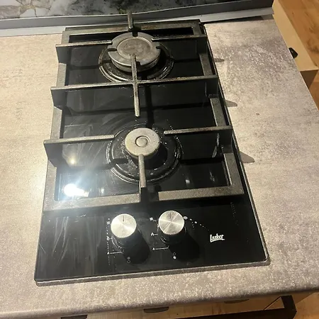 Red Apartment,with Self Check Near Airport