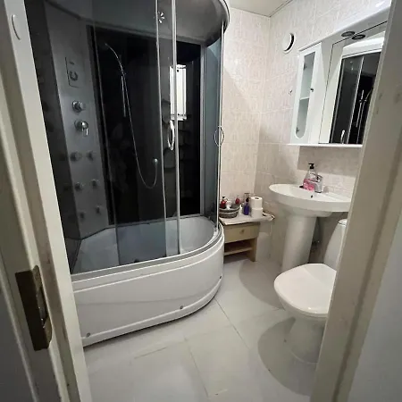 Red Apartment,with Self Check Near Airport Appartement Tallinn